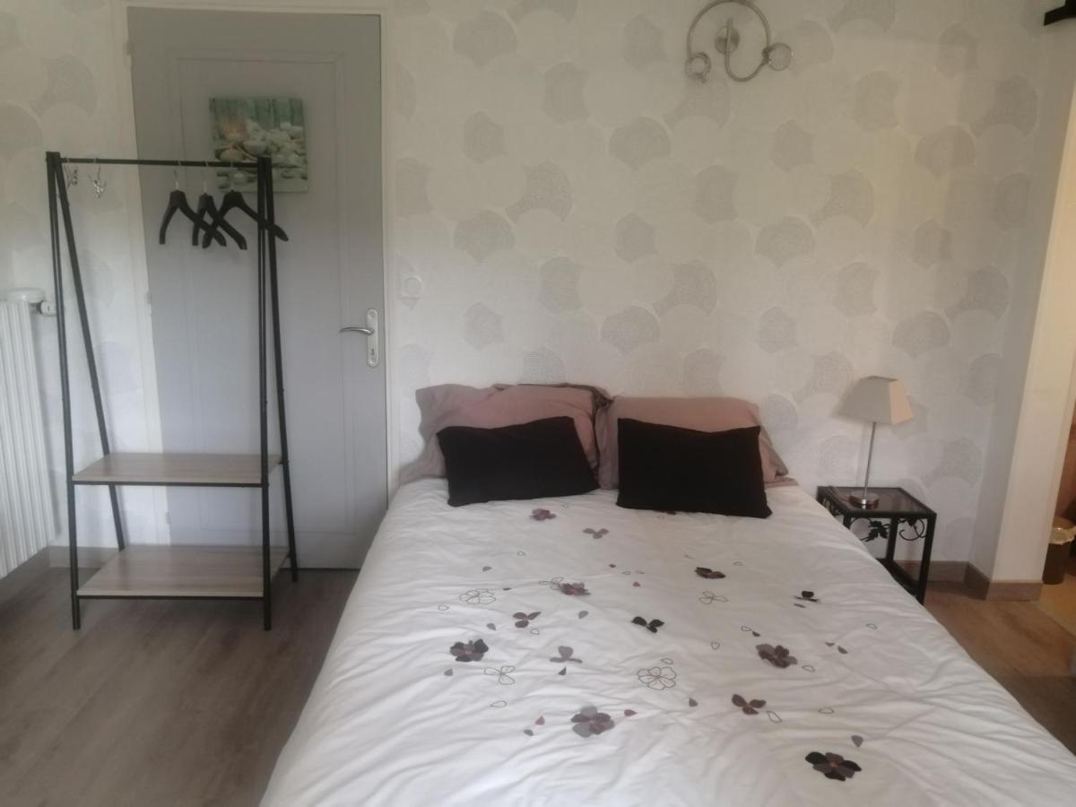 Le Petit Nid Hotel Égletons Екстериор снимка